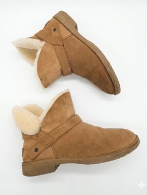 UGG Romely Short Buckle Chestnut Boots - Women's Size 8